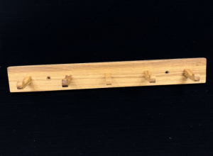 Knoppbrda ek 5-knoppar 45 cm  i gruppen Inredning / Knoppar och krokar hos hos magnus & eva AB (1000911)